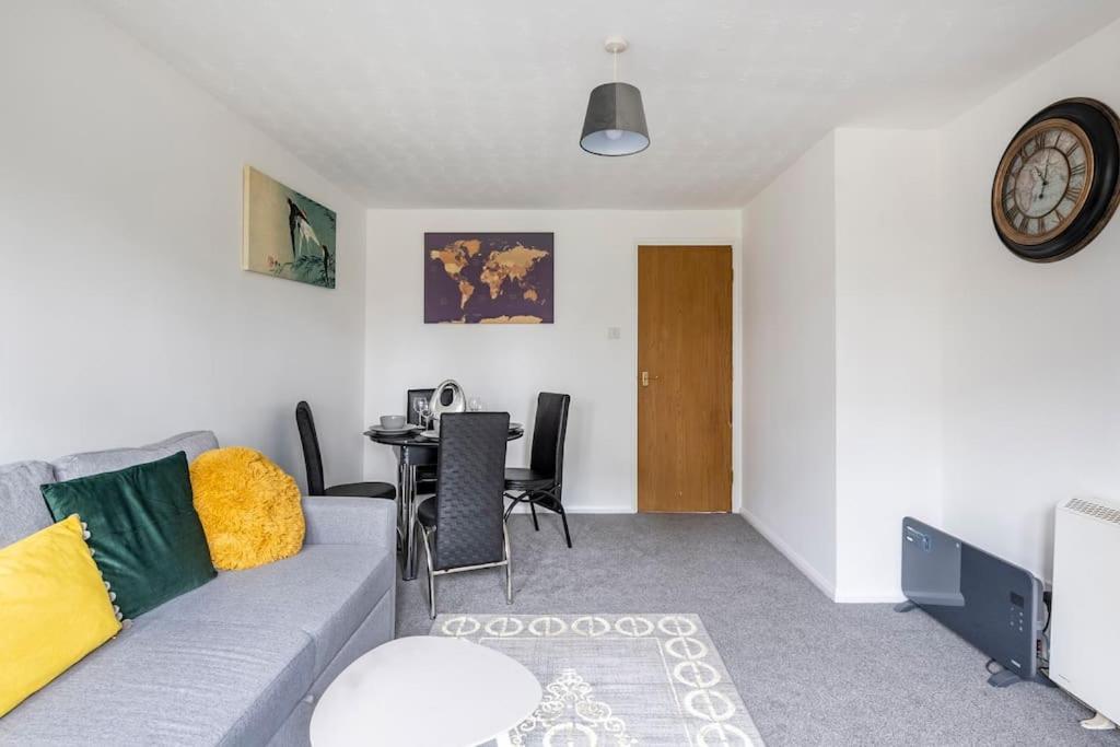 Two Bedroom Flat Near Colchester Hospital With Free Parking And Internet Mile End Luaran gambar